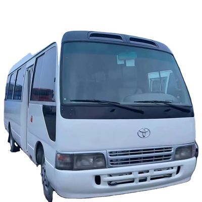 16-30 zitplaatsen Tweedehands Toyota Coaster Bus met dieselbrandstof en luxe eigenschappen