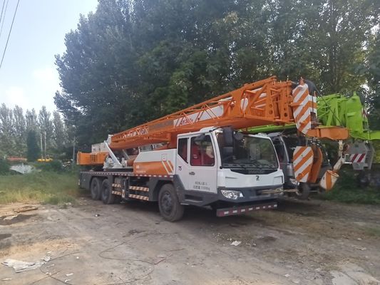 Gebruikte vrachtwagenkraan op maat met een minimale draaiband van 10,5 m Zoomlionkraan 30 ton 35 ton
