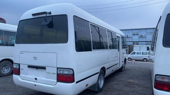 Linksgestuurde Toyota Coaster Bus met 9.00R20 banden en 4L motorcapaciteit