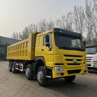 Gebruikte HOWO 8*4 Zware dumptruck tipper truck dumper 12.00R20 18PR in LHD SINO