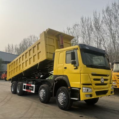 Gebruikte HOWO 8*4 Zware dumptruck tipper truck dumper 12.00R20 18PR in LHD SINO