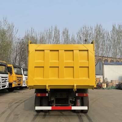 Gebruikte HOWO 8*4 Zware dumptruck tipper truck dumper 12.00R20 18PR in LHD SINO