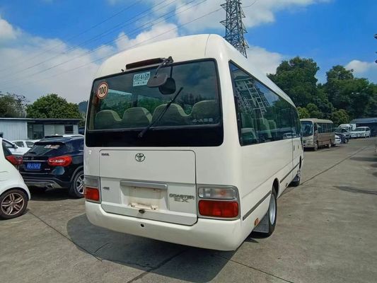 30 passagiers Toyota Coaster Bus met handgeschakelde transmissie en 4L motorcapaciteit