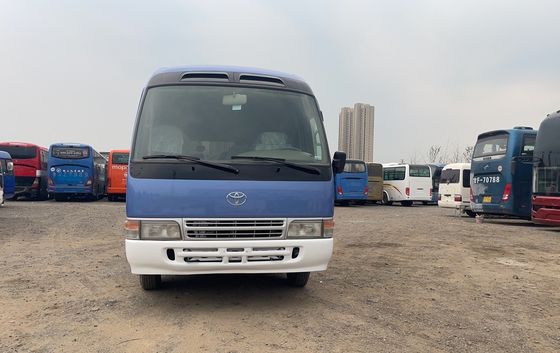 Links stuur handgeschakeld type Toyota Coaster Bus Diesel Gebruikte bus met 30 plaatsen