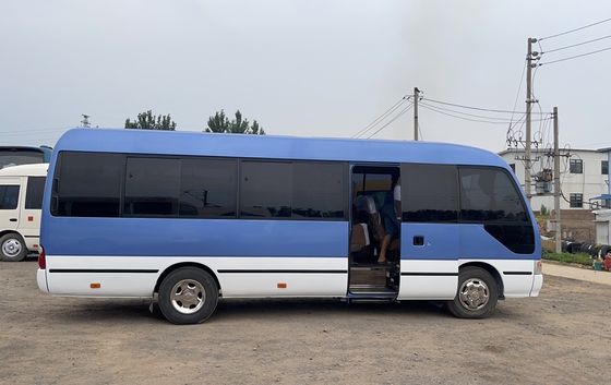 Links stuur handgeschakeld type Toyota Coaster Bus Diesel Gebruikte bus met 30 plaatsen