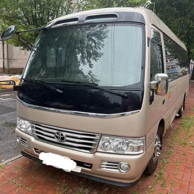 30 zitplaatsen Toyota Coaster Bus met handgeschakelde transmissie en Euro 3 emissie standaard