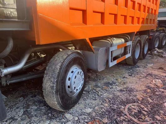 16 bandennummer LHD SINO Gebruikte dumper HOWO 8X4 Zware ophangwagen met HW versnellingsbak