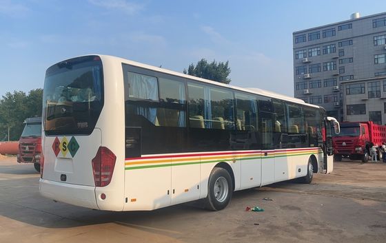 62 zitplaatsen Hoog gerenoveerde luxe busbus met dieselmotor en handgeschakelde transmissie