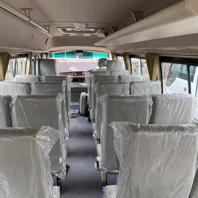 Maximale snelheid 100 km/u Toyota Coaster Bus 20-23 zitplaatsen met tweedehands benzinemotor