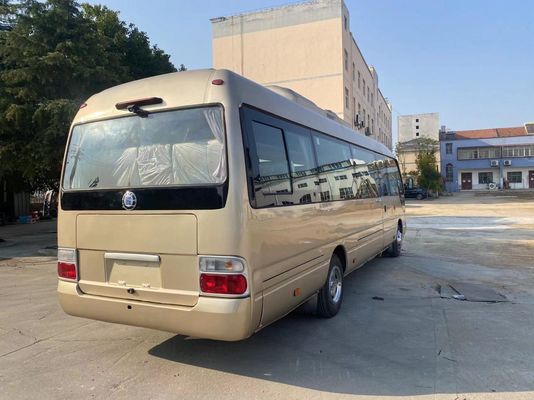 Toyota Coaster Bus met 30 passagiers en handgeschakelde transmissie
