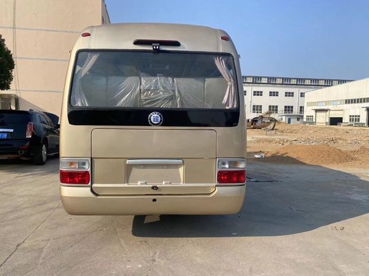 Toyota Coaster Bus met 30 passagiers en handgeschakelde transmissie