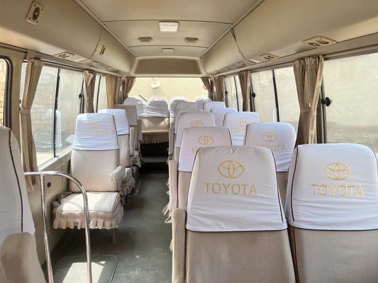Linksrijden 30 zitplaatsen Toyota Coaster Bus 7005*2040*2785mm Afmetingen betaalbaar
