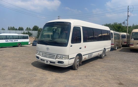 Gebruikte Toyo ta Coaster Bus met 30 zitplaatsen en handgeschakelde transmissie in goede staat