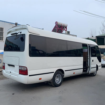 30 zitplaatsen LHD gebruikte achtbaanbus met 9.00R20 band en dieselmotor in goede staat