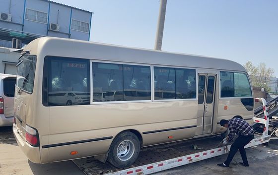 24 zitplaatsen Toyota Coaster Bus Goed gerenoveerd met 7.00R16 banden en G.V.W Kg 5900