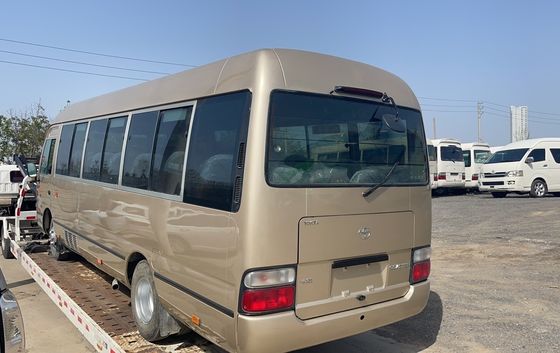 24 zitplaatsen Toyota Coaster Bus Goed gerenoveerd met 7.00R16 banden en G.V.W Kg 5900