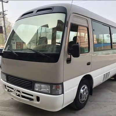 Maximaal koppel 340Nm/rpm Diesel 29 zitplaatsen Gebruikte Toyota Coaster bussen met 300L olie tank