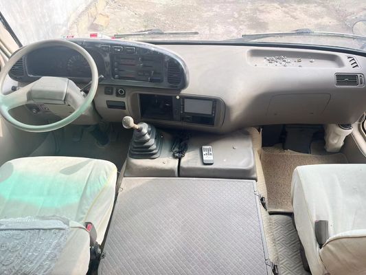 30 zitplaatsen Toyota Coaster Bus in goede staat met dieselbrandstof en G.V.W. van 5900 kg