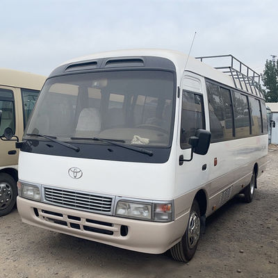 Gebruikte Diesel 30 zitplaatsen Toyota Coaster Bus goede staat LHD 7.00R16 band G.V.W 5900 kg