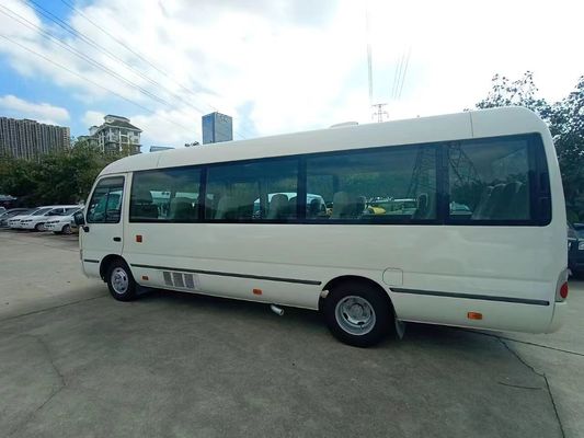 Gebruikte Toyo ta Coaster 30 zitplaatsen bus met dieselmotor in goede staat en betaalbaar