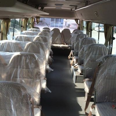 Euro 2 22 zitplaatsen handgeschakelde transmissie 30 zitplaatsen Diesel Fuel Toyota Coaster Bus in Dubai