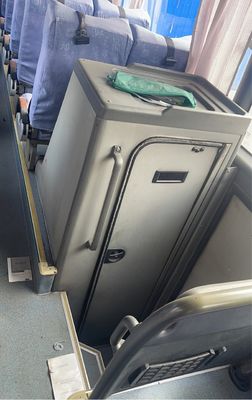 70 zitplaatsen Bus Bus Luxe Tour Passagiersbus met LHD-stuur en ruim interieur