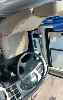 51 zitplaatsen Luxe passagiersbussen met achtermotor Ruime en comfortabele interieurs