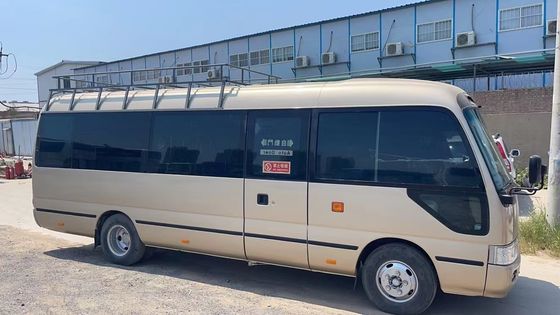 Gebruikte Toyota Coaster Bus in Japan 30 zitplaatsen met 1HZ motor en 9.00R20 banden