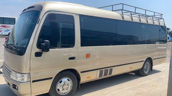 Gebruikte Toyota Coaster Bus in Japan 30 zitplaatsen met 1HZ motor en 9.00R20 banden